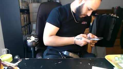 Mark online show from 25, 2, 2026