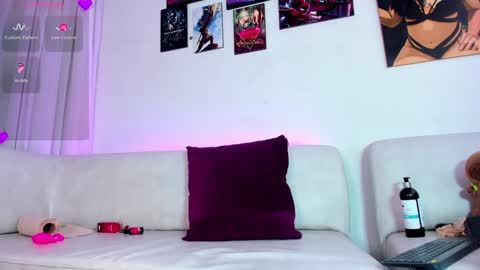 Mia online show from 8, 2, 2025