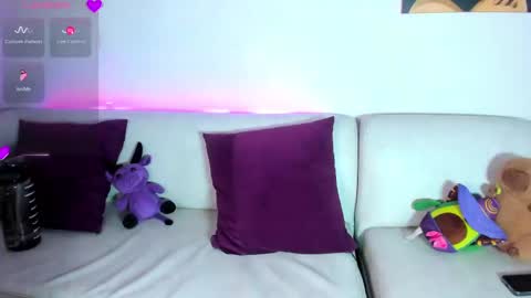 Mia online show from 12, 2, 2025