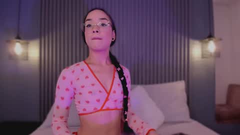 Mia Larouse online show from 23, 2, 2026