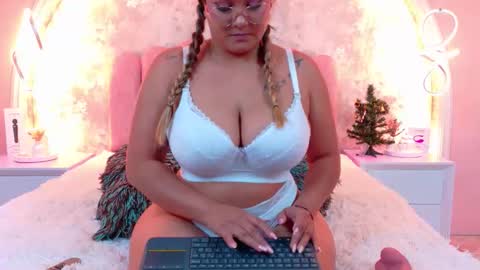 Mia online show from 14, 12, 2025