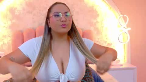 Snapshot of mialaurents chatting on 10, 2, 2026 Mia online show from 10, 2, 2026