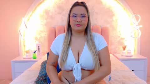 Snapshot of mialaurents chatting on 25, 2, 2026 Mia online show from 25, 2, 2026