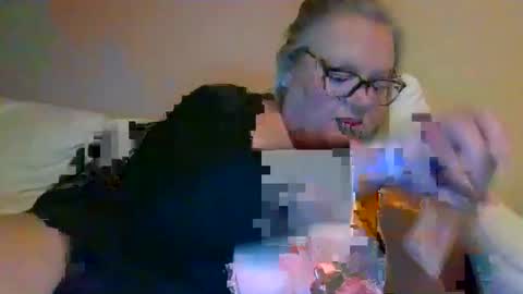 Snapshot of miamarie555 chatting on 17, 1, 2026 Miamarie555 online show from 17, 1, 2026