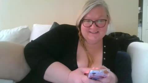 Snapshot of miamarie555 chatting on 10, 4, 2026 Miamarie555 online show from 10, 4, 2026