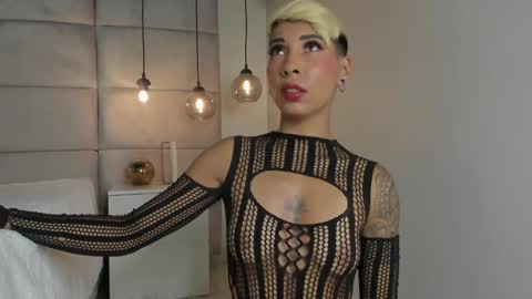 Mia Morgann online show from 27, 1, 2025