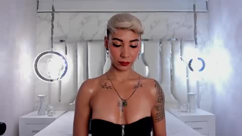 Mia Morgann online show from 21, 2, 2025