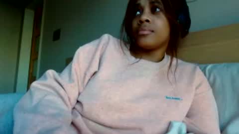 Snapshot of miamuffin8 chatting on 13, 12, 2024 MiaMuffn online show from 13, 12, 2024