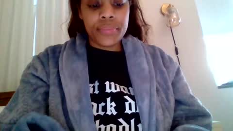 Snapshot of miamuffin8 chatting on 6, 1, 2025 MiaMuffn online show from 6, 1, 2025