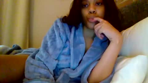 Snapshot of miamuffin8 chatting on 22, 9, 2025 MiaMuffn online show from 22, 9, 2025