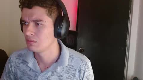 Snapshot of miaou_miaou chatting on 12, 10, 2025 miaou_miaou online show from 12, 10, 2025