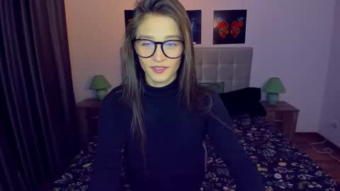 Mia online show from 5, 1, 2025