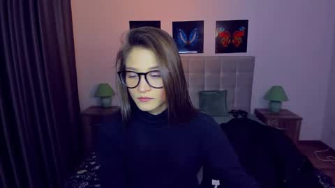 Mia online show from 5, 1, 2025