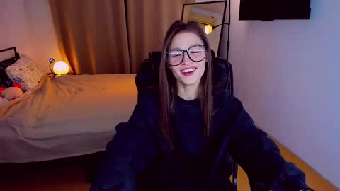 Mia online show from 14, 2, 2025