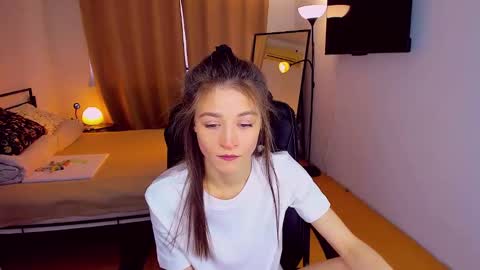 Mia online show from 16, 2, 2025