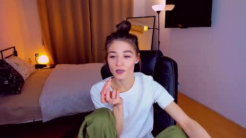 Mia online show from 17, 2, 2025