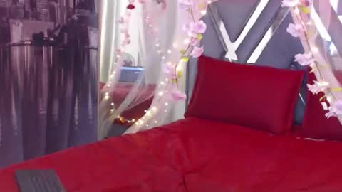 Mia Peyton   online show from 5, 11, 2025