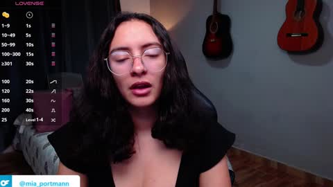 Snapshot of miaportman chatting on 29, 12, 2024 MIAPORTMANN online show from 29, 12, 2024