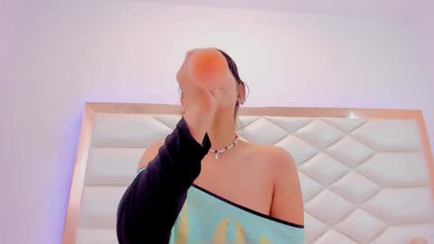 Sweetie Mia online show from 11, 1, 2025