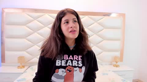 Sweetie Mia online show from 30, 1, 2025