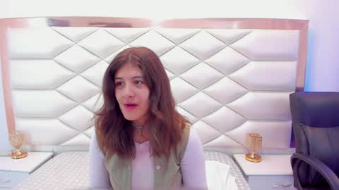 Sweetie Mia online show from 4, 2, 2025