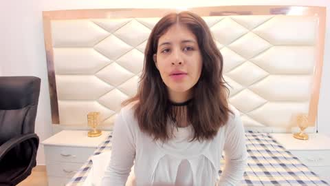 Sweetie Mia online show from 6, 2, 2025