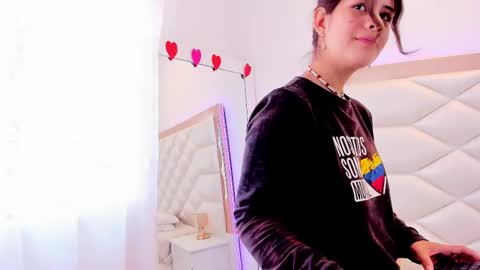 Sweetie Mia online show from 19, 2, 2025