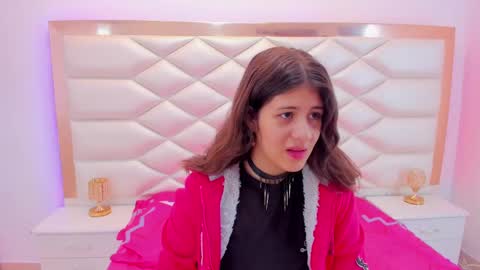 Sweetie Mia online show from 7, 3, 2025