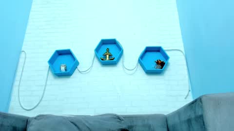 Mia Quevedo online show from 28, 1, 2025