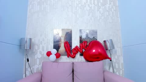 Mia Quevedo online show from 4, 2, 2025