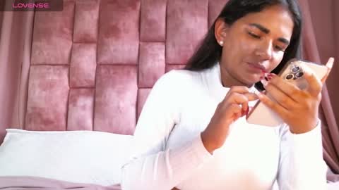 miasaandovaal 22 online show from 1, 2, 2025