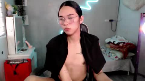 Mia online show from 4, 3, 2026