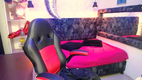 mia online show from 17, 9, 2025