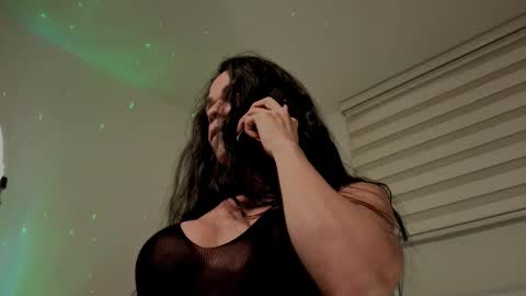 Mia online show from 10, 9, 2025