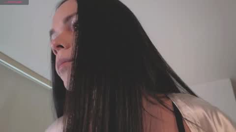 Mia online show from 6, 6, 2026