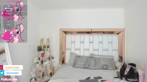 Mia Villalobos online show from 22, 9, 2025