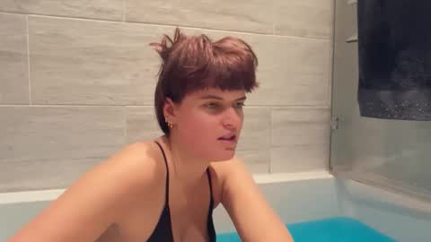 Mia  online show from 15, 12, 2025