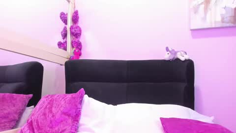 MiaWeiss online show from 11, 12, 2024