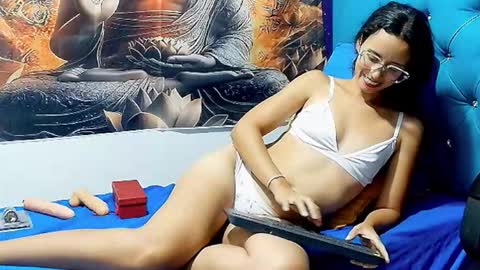 Mia online show from 7, 1, 2026