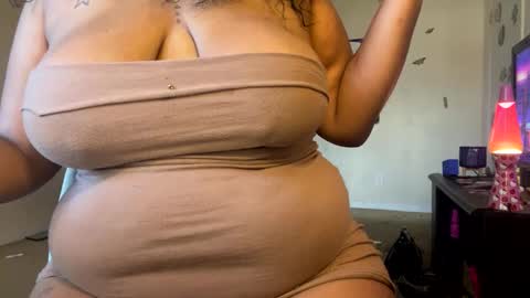 Snapshot of miaya8k chatting on 7, 10, 2025 Princessmya online show from 7, 10, 2025