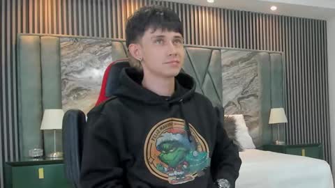 Michael online show from 12, 10, 2025