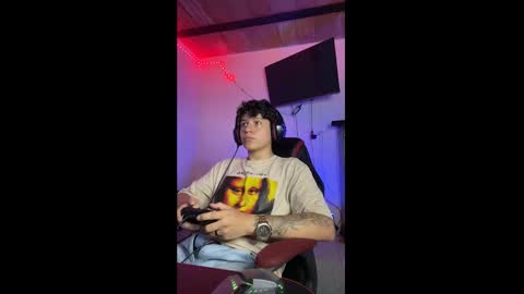 michael independent model  online show from 24, 2, 2025