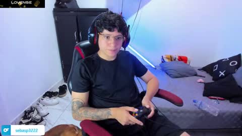 michael independent model  online show from 4, 3, 2025