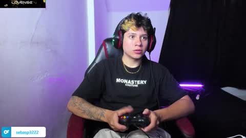 michael independent model  online show from 11, 10, 2025