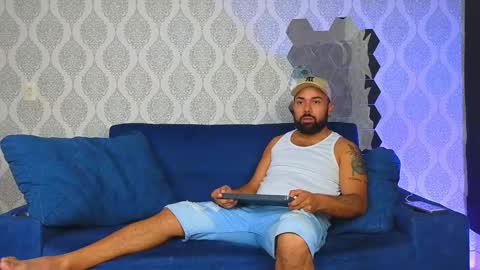 Michaell online show from 4, 3, 2025