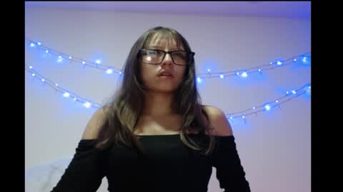Snapshot of michell_bunny1 chatting on 13, 2, 2026 Michell online show from 13, 2, 2026