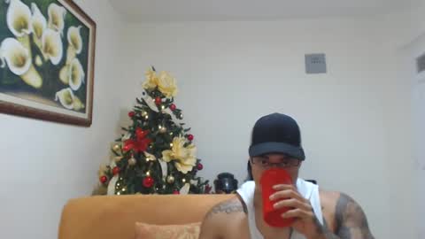 Snapshot of michelle_allen0104 chatting on 3, 12, 2024 michelle_allen0104 online show from 3, 12, 2024