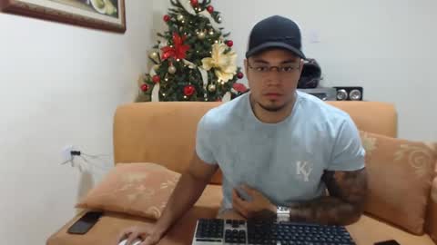 Snapshot of michelle_allen0104 chatting on 8, 12, 2024 michelle_allen0104 online show from 8, 12, 2024