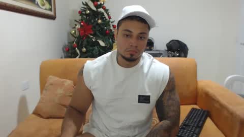 Snapshot of michelle_allen0104 chatting on 16, 1, 2025 michelle_allen0104 online show from 16, 1, 2025