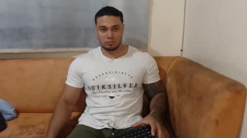 Snapshot of michelle_allen0104 chatting on 12, 10, 2025 michelle_allen0104 online show from 12, 10, 2025